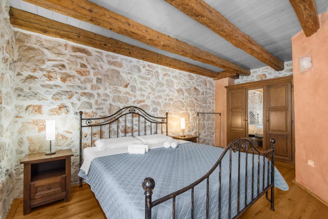 Villa Antonci-18, Pool, 3 Houses, Jacuzzi, Private Territory Antonci  Luaran gambar