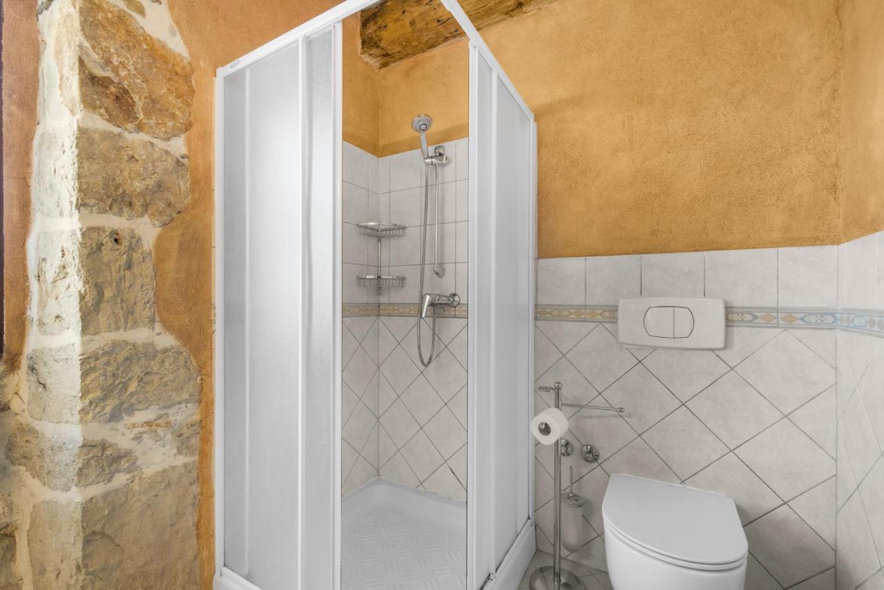 Villa Antonci-18, Pool, 3 Houses, Jacuzzi, Private Territory Antonci  Luaran gambar