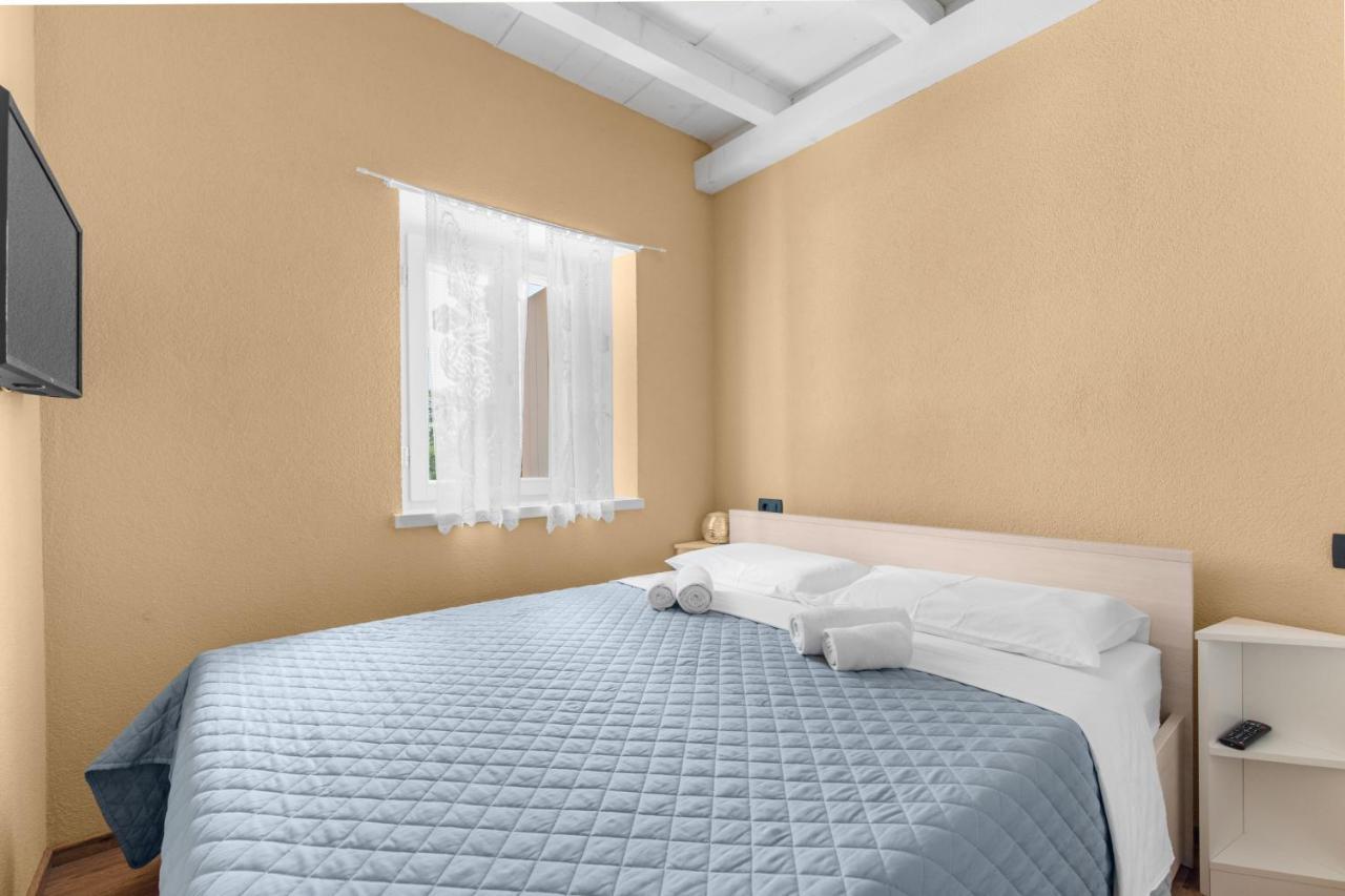 Villa Antonci-18, Pool, 3 Houses, Jacuzzi, Private Territory Antonci  Luaran gambar