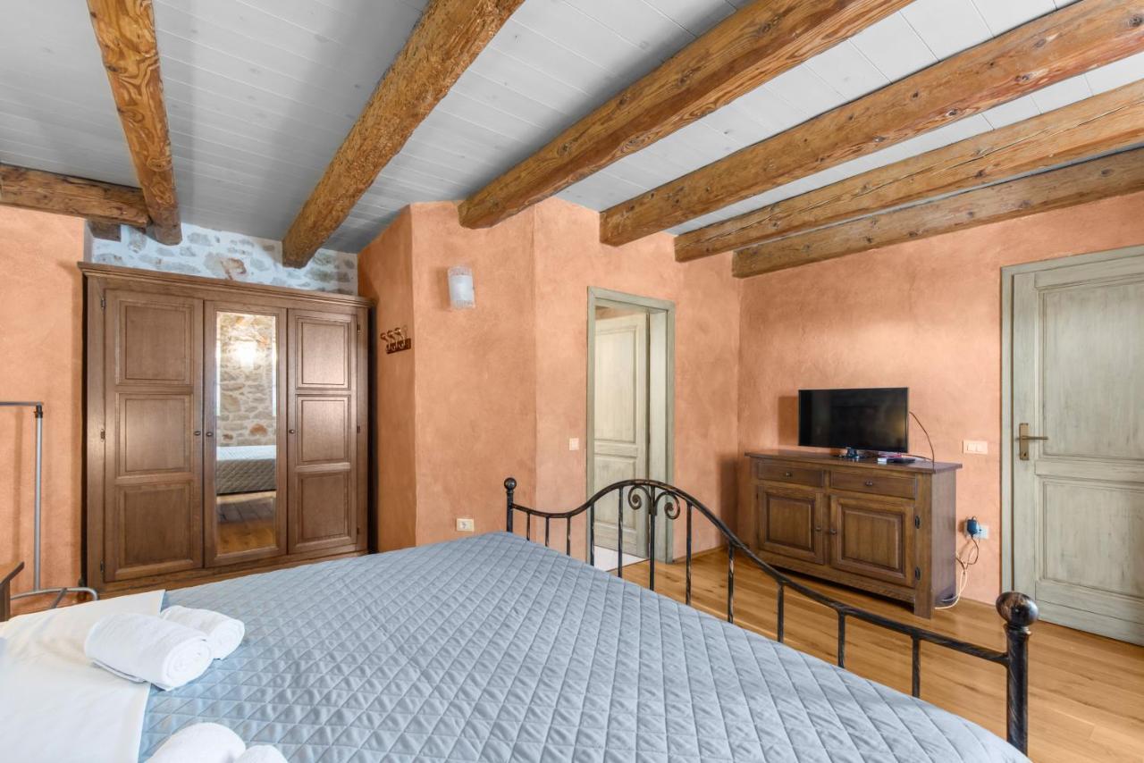 Villa Antonci-18, Pool, 3 Houses, Jacuzzi, Private Territory Antonci  Luaran gambar