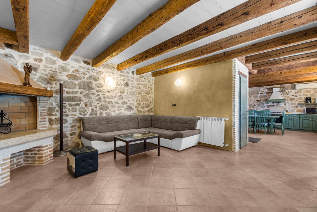 Villa Antonci-18, Pool, 3 Houses, Jacuzzi, Private Territory Antonci  Luaran gambar