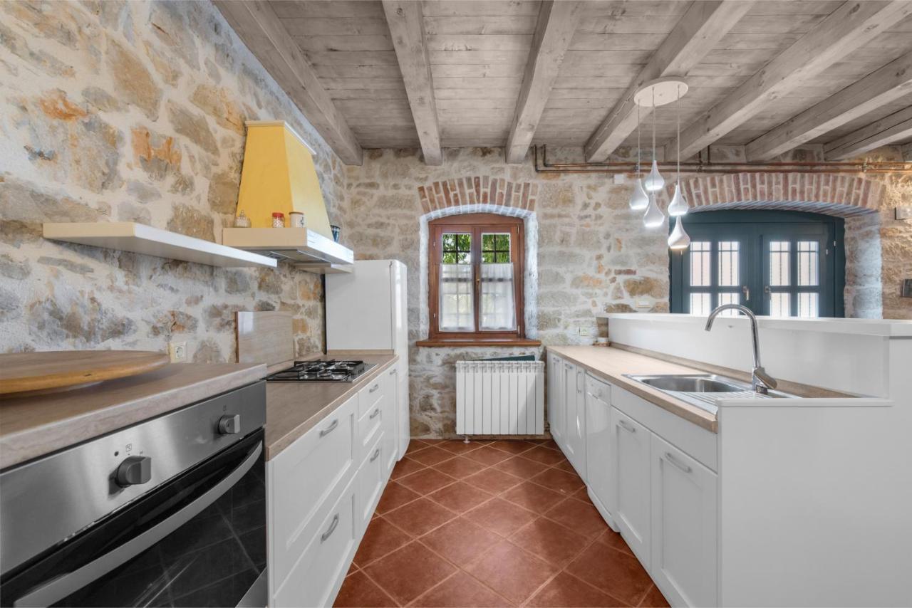 Villa Antonci-18, Pool, 3 Houses, Jacuzzi, Private Territory Antonci  Luaran gambar